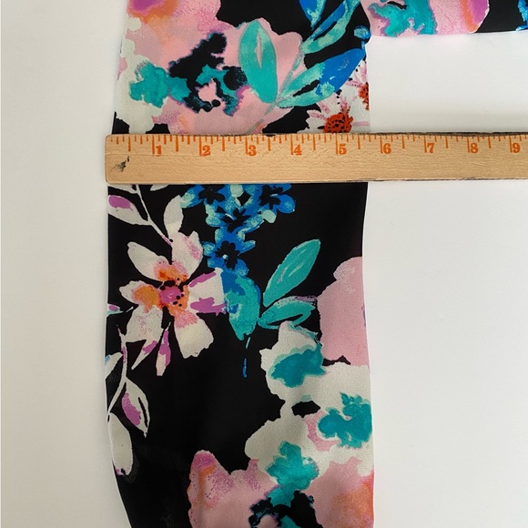 Lily White Nordstrom Tops Beautiful Printed Blouse With Shoulder Cut Outs, XS - Picture 9 of 16